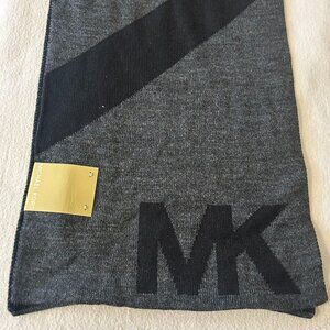 Michael Kors MK Men’s Large Print Gray Black 100% Acrylic NWT